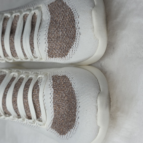 APL Mens White and Tan Sneakers - Picture 16 of 16